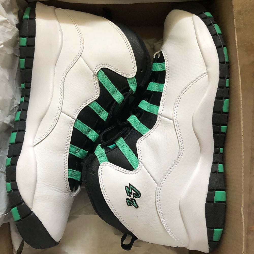 AIR JORDAN RETRO 10  size : 7.5 Youth,